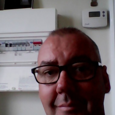 Richard Lewis electrical systems