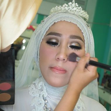 R.Ghassani Makeup