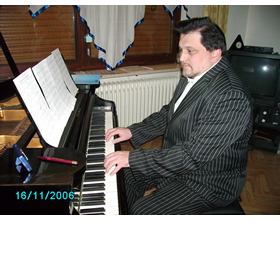 Musikstudio Leo Brunner - Komponist, Pianist, Songwriter, Sänger und Produzent. 