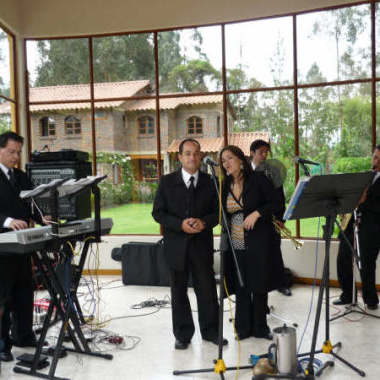 FREMUSIC - ORGANISTA Y GRUPO MUSICAL