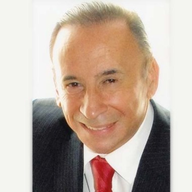 Dr. Carlos Cecchi
