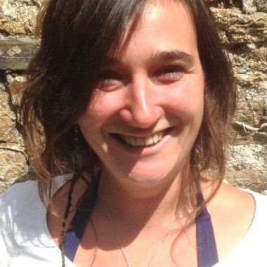 Julia - MUNDOLINK