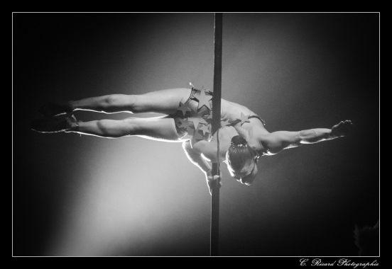 Sylvaine , contorsionniste