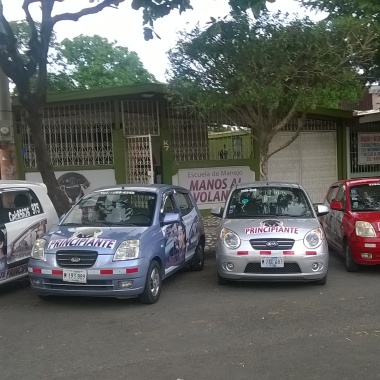 Escuela de Manejo Manos al Volante
