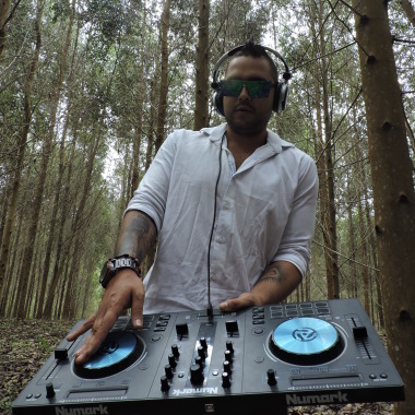 Dj Santi_Tizan