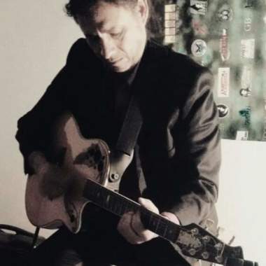 Musico independiente, musico para todo tipo de eventos. Profesor de piano, guitarra, canto, y lenguaje musical.