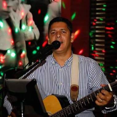 Humberto Brenes - Musica en Vivo