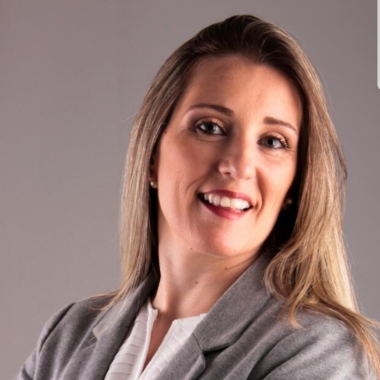 Psicóloga, Hipnoterapeuta, Consteladora Sistêmica Familiar e Master Coach de Carreira