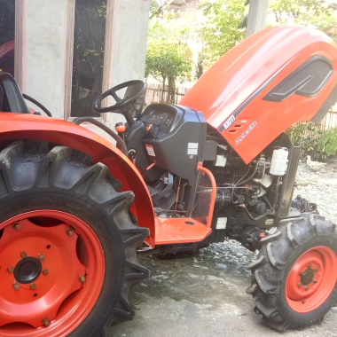 Perbaikan Traktor Dan Excavator