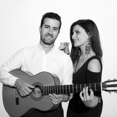 Karamélis (duo guitare-chant/ DJ/ Animation)