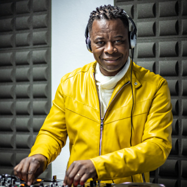 DJ Evando Santos