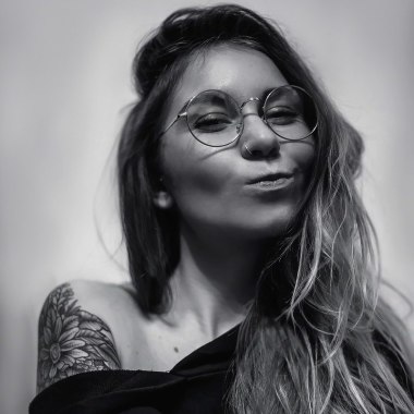Женя Юшкова