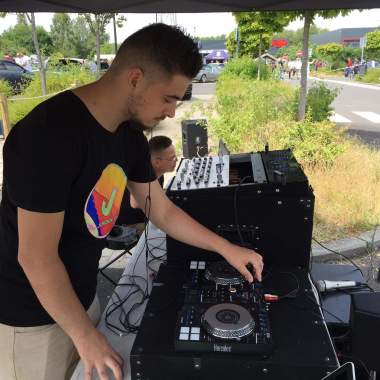 DJJORDAN 700