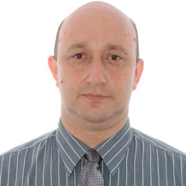 Carlos Vélez. Asesor y consultor