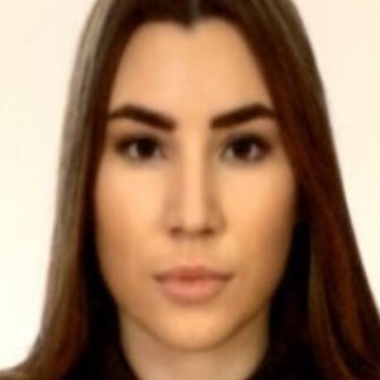 Naomi Munitic