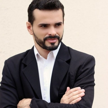 LUCAS SANTOS é Palestrante, Master Coach e Master em PNL