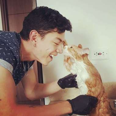 Fabian Uribe groomer