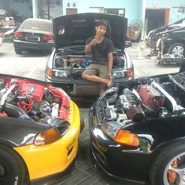 Bengkel mobil arif