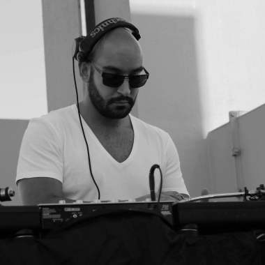 Djay-V