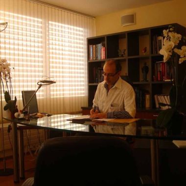 Dr A. Basti