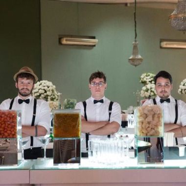 Live bartenders