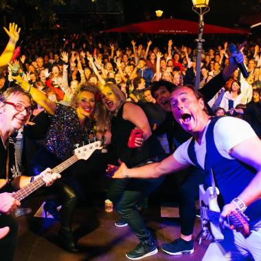 Shaky Ground coverband