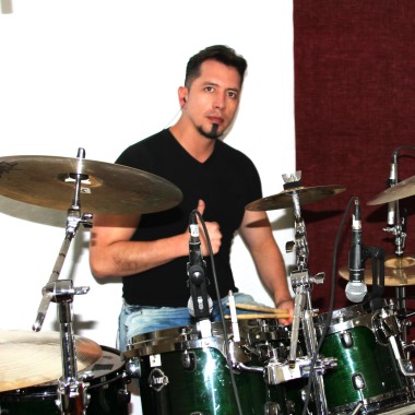 DOCENTE EN TÉCNICAS DE PERCUSIÓN Y LATÍN JAZZ