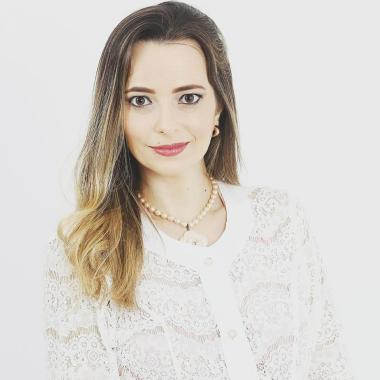 Dra. Juliana Caldeira Gontijo