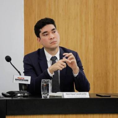 Henrique Arake - Quem disse que o Direito não pode ser Legal?