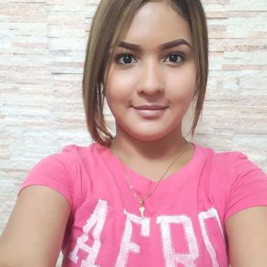 Jisbely makeup