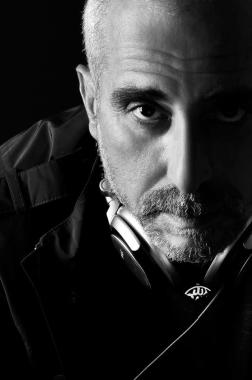 Suat Atesdagli Dj & Menajerlik