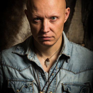 Viking Portrait ehf -  Mink Viking Portrait Studio