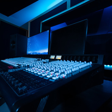Bridless Music