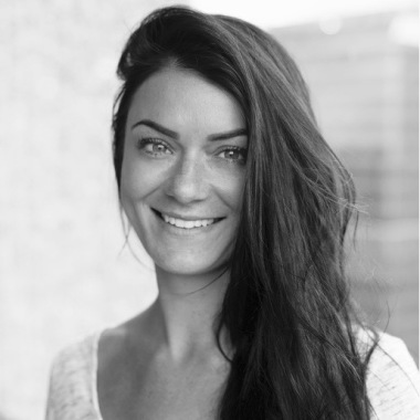 Louise Shenton MAC Make Up Artist