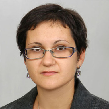 Адв. Николина Узунова