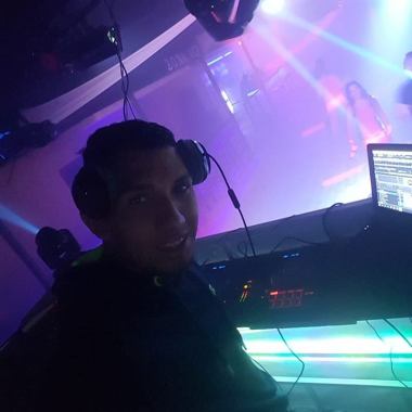 Djs