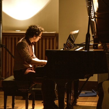 Wissem, professeur de piano