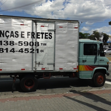MUDANÇAS E FRETES - MAURÍCIO