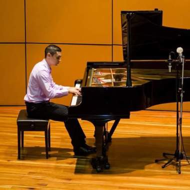 Juan Gonzalo pianista