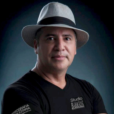 PLINIO  BARRAZA  ALTO CONTRASTE