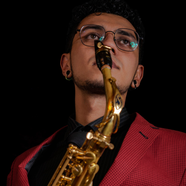 Show de saxofón / Alexander Casas, Saxofón solista
