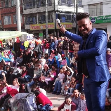 Cantante de música bailable