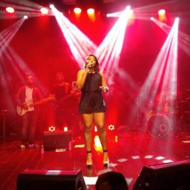 Cantora Paula Brito