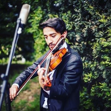 Docente violín Cristhian