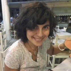 Daphné, romancière, conteuse, animatrice d'ateliers d'écriture