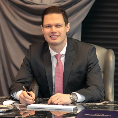 Dr. Matheus Brun Costa - Cirurgia Plástica