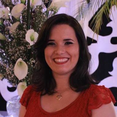 Prisciéle, professora de História.