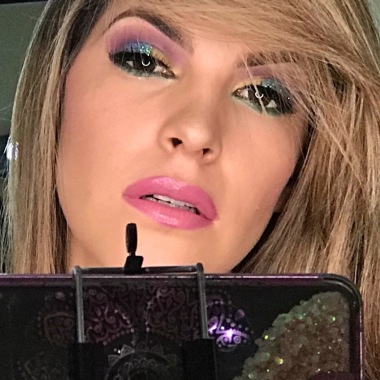 Cris Vivar Makeup