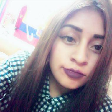 Busco trabajo como niñera o atencion al cliente