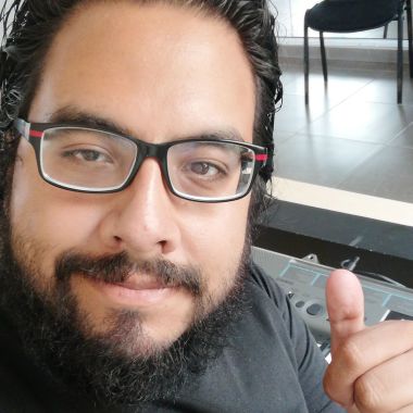 Clases de canto, violin, oratoria y actuación